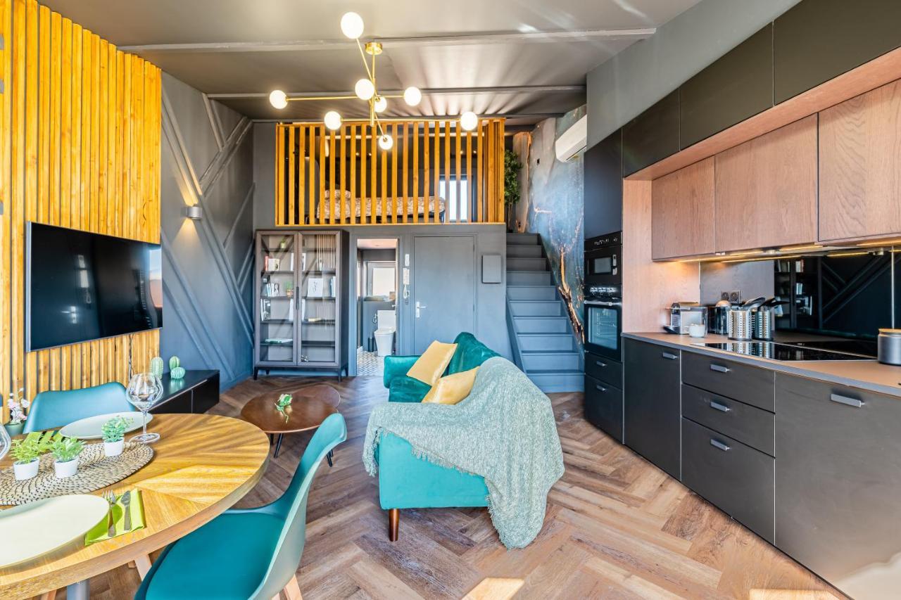 Loft En Ville - Duplex Terrasse Coeur Historique Avec Vue Degagee & Parking Souterrain Offert Ла-Сьйота Екстер'єр фото