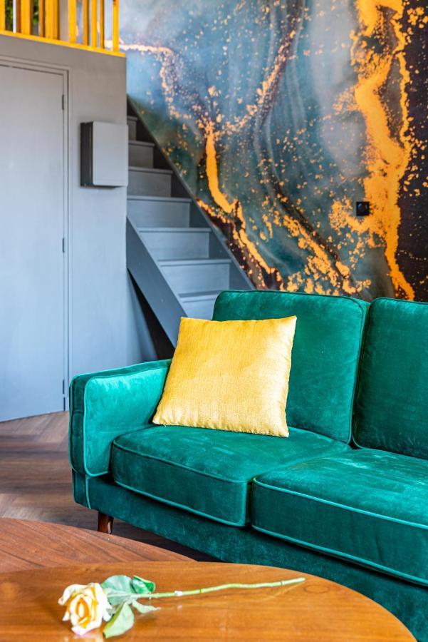 Loft En Ville - Duplex Terrasse Coeur Historique Avec Vue Degagee & Parking Souterrain Offert Ла-Сьйота Екстер'єр фото