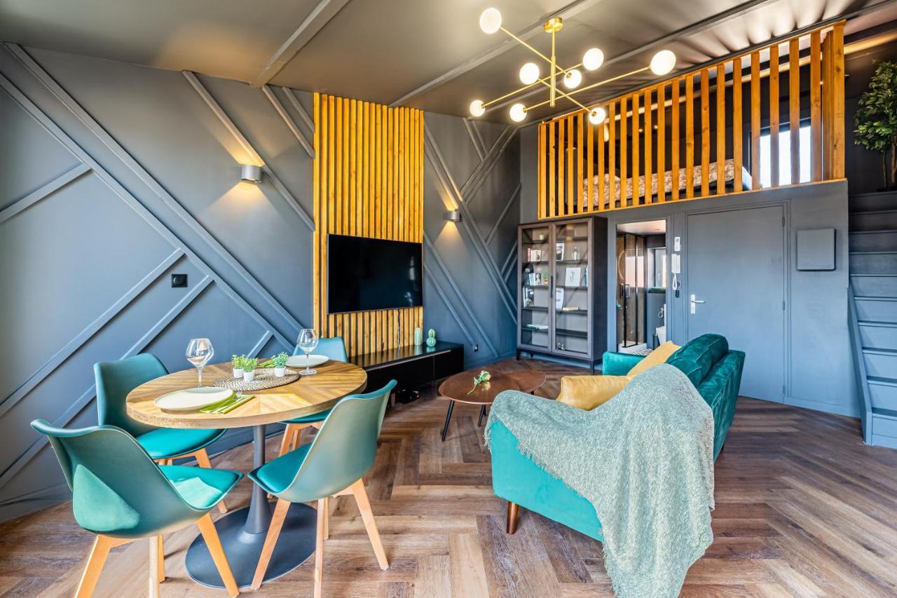 Loft En Ville - Duplex Terrasse Coeur Historique Avec Vue Degagee & Parking Souterrain Offert Ла-Сьйота Екстер'єр фото