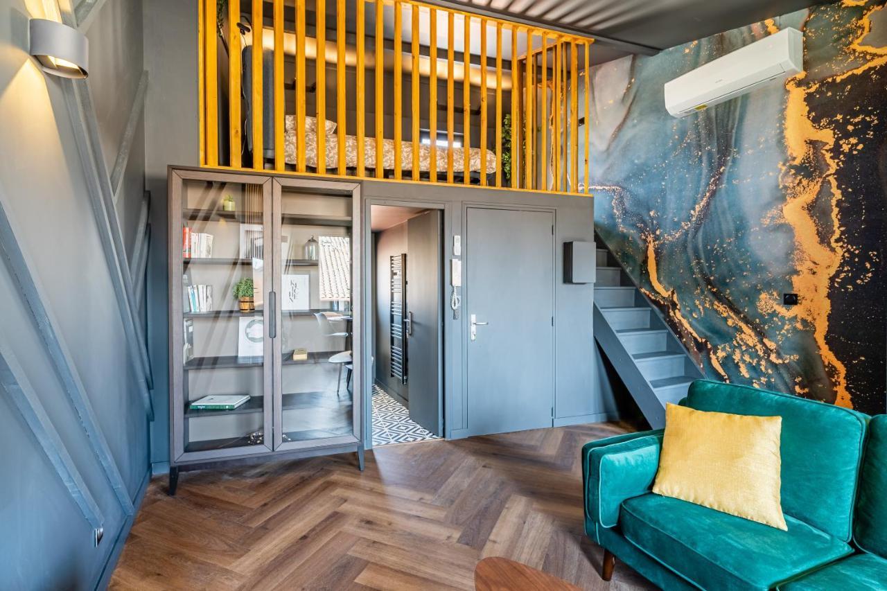 Loft En Ville - Duplex Terrasse Coeur Historique Avec Vue Degagee & Parking Souterrain Offert Ла-Сьйота Екстер'єр фото